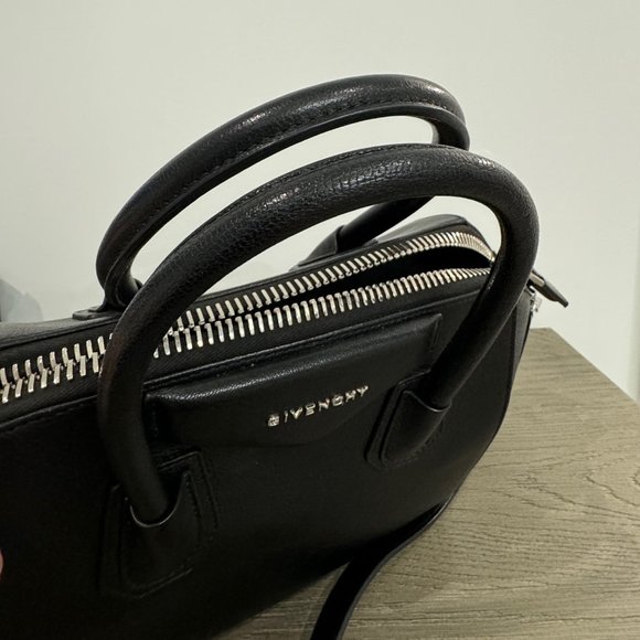 GIVENCHY Black Small Sugar Antigona Bag - Picture 10 of 14